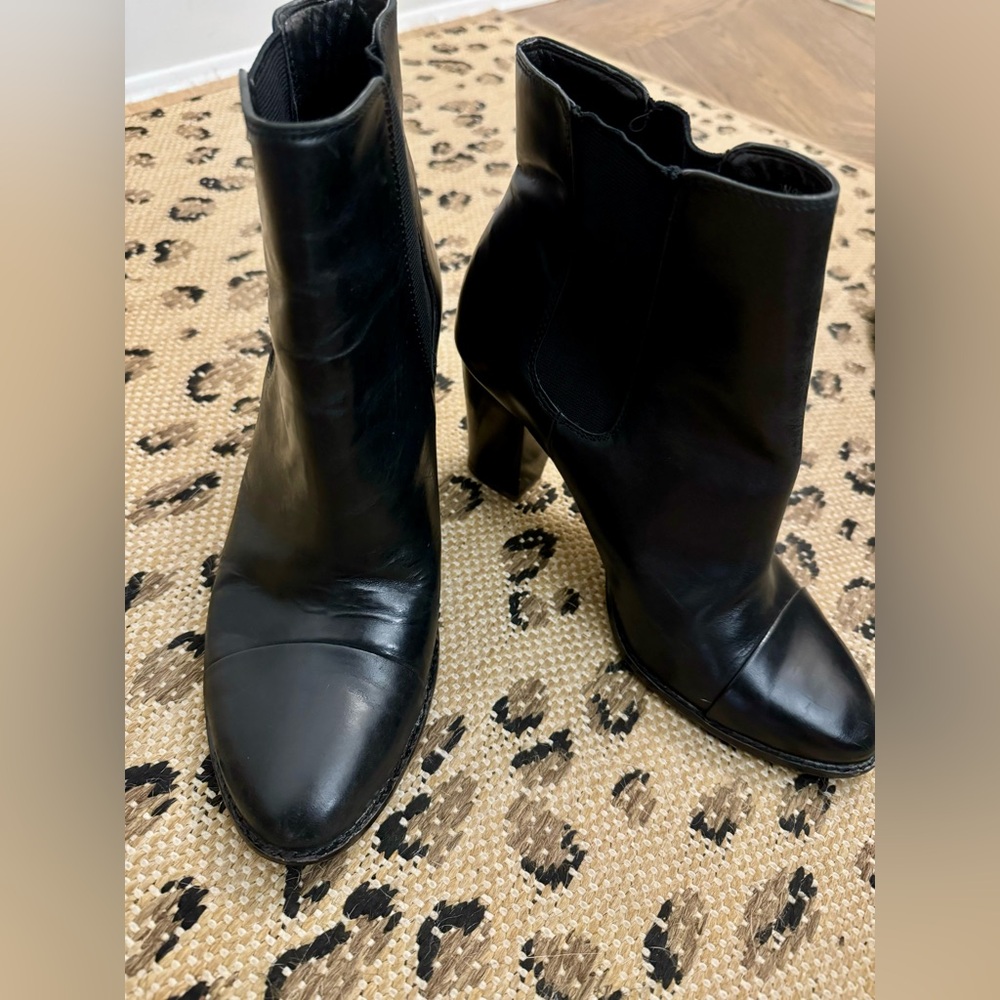 Saks 5th Avenue Heeled Low Boots size 9